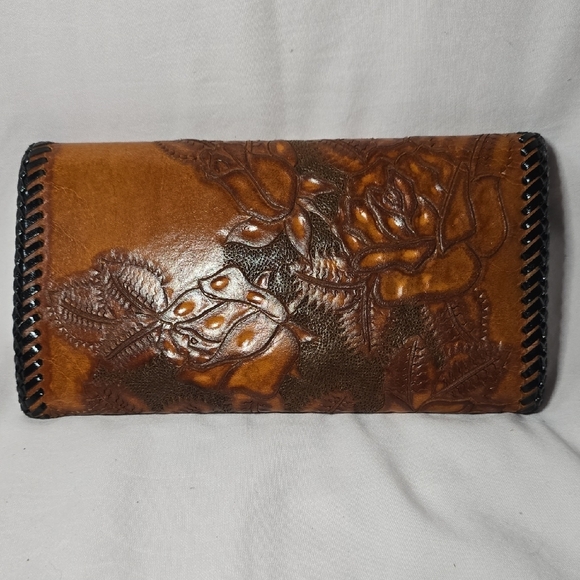 Artisan Floral Embossed Leather Wallet - Picture 2 of 7